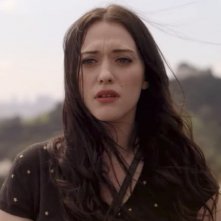 Dollface: un primo piano di Kat Dennings