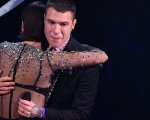 Sanremo 2021, Fedez e i suoi braccialetti elettronici, ecco di cosa si tratta