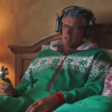 Pups Alone: Dolph Lundgren coi bigodini nella prima foto del film