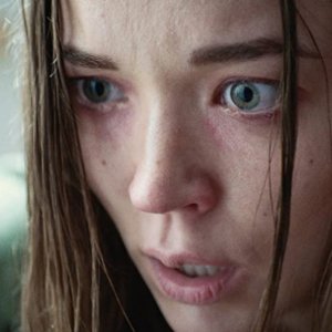 1BR - Benvenuti nell'incubo: Nicole Brydon Bloom in una scena del film