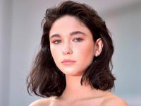 Sanremo 2021, Matilda de Angelis scherza: 'Ho bloccato Hugh Grant su Whatsapp'
