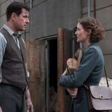 L'ultimo Vermeer: Claes Bang, Vicky Krieps in una scena