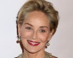 Sharon Stone più sensuale che mai nel bustino nero di Dolce & Gabbana (FOTO)