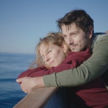 Wander Darkly: Diego Luna, Sienna Miller in un'immagine