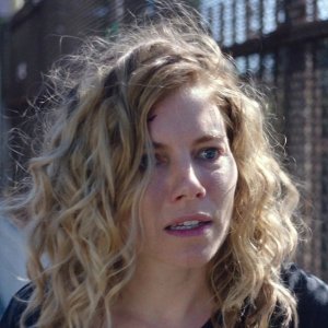 Wander Darkly: Sienna Miller in una scena del film