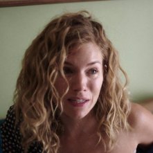 Wander Darkly: Sienna Miller in una scena