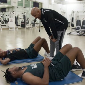 Last Chance U: Basketball - una scena