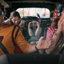 Yes Day: Edgar Ramirez e Jennifer Garner in una scena del film