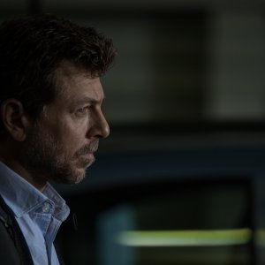 Màkari: Claudio Gioè interpreta Saverio Lamanna