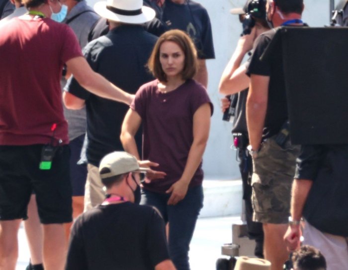 Thor: Love and Thunder, i muscoli di Natalie Portman nella nuova foto dal set