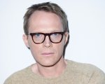 Paul Bettany e Claire Foy nella miniserie A Very British Scandal