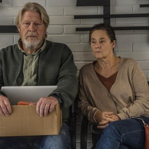The Investigation: Rolf Lassgård e Pernilla August in una scena della serie Sky