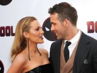 Ryan Reynolds, Blake Lively lo accusa: 'Non mi hai invitato sul set quando c'era Brad Pitt'