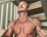 Luke Evans a torso nudo: 'sono di nuovo pronto a interpretare Gaston' (FOTO)