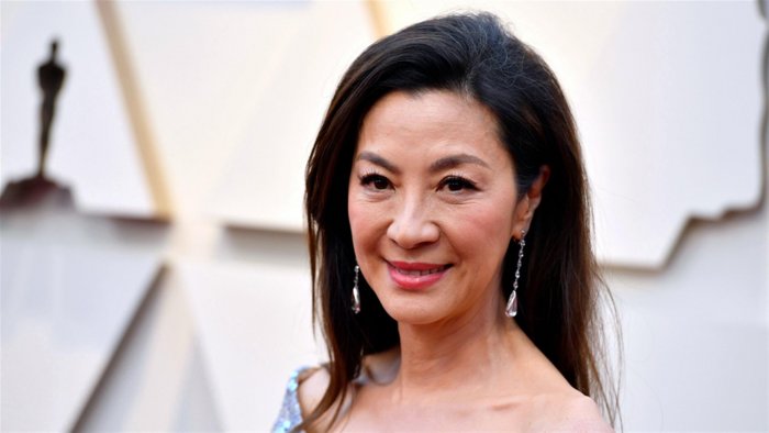 Avatar 3: un'affettuosa foto di James Cameron e Michelle Yeoh in un momento di pausa