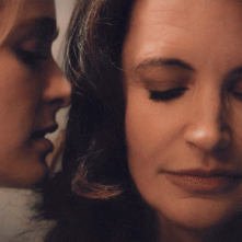 Deadly Illusions: Kristin Davis, Greer Grammer in una scena