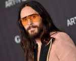 Jared Leto calvo e irriconoscibile sul set di House of Gucci (FOTO)