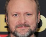 Rian Johnson debutta nel mondo televisivo con la serie Poker Face, con star Natasha Lyonne