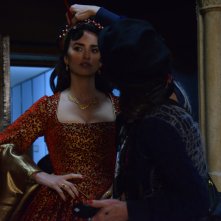 The Queen of Spain: Penélope Cruz in una sequenza