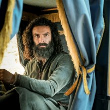 Leonardo: Aidan Turner in una scena