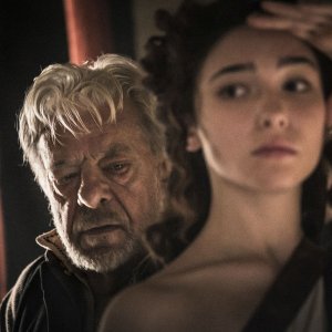 Leonardo: Giancarlo Giannini e Matilda De Angelis in una foto
