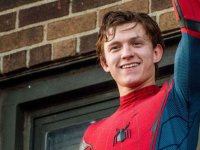 Spider-Man: No Way Home, la controfigura di Andrew Garfield sul set insieme a quella di Tom Holland (foto)