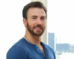 Chris Evans: si intravedono i tatuaggi sul petto ed i fan sui social impazziscono (FOTO)