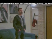 Le Iene, lo scherzo a Raoul Bova con il figlio, il bebè e la pornostar