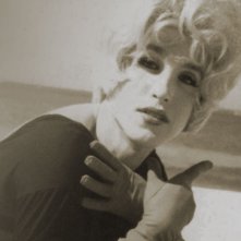 PS. Burn This letter please: una scena