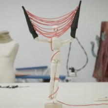 Le ali non sono in vendita, viaggio nel labirinto della fast fashion: un momento del film