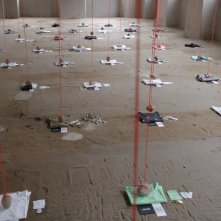 Le ali non sono in vendita, viaggio nel labirinto della fast fashion: un'immagine