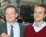 Robin Williams, suo figlio Zach contro una serie: 'Spettacolarizza il suicidio'
