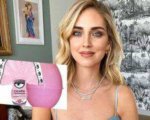 L'uovo di Pasqua di Chiara Ferragni: il prezzo e le sorprese che contiene (VIDEO)
