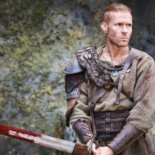 The Rising Hawk - L'ascesa del Falco: Oliver Trevena con la spada insanguinata