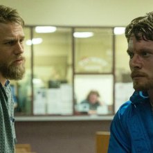 Jungleland: Charlie Hunnam e Jack O'Connell in una scena