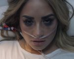 Demi Lovato: il video shock di Dancing With the Devil ricrea la sua overdose