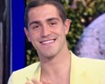 Tommaso Zorzi, compleanno tra gli auguri in diretta di Ilary Blasi e il giallo dell'uomo in mutande