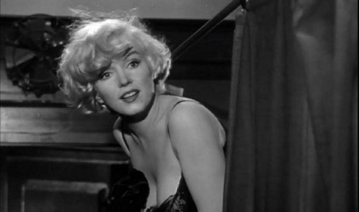 A qualcuno piace caldo: Marilyn Monroe e il "segreto" del suo corpo nelle foto pubblicitarie