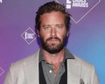 Armie Hammer lascia un altro progetto a Broadway dopo lo scandalo