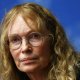 Mia Farrow accusata di aver rimosso la figlia defunta dalla foto di famiglia