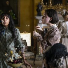 The Nevers: Kiran Sonia Sawar e Viola Prettejohn in una scena della serie