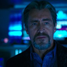 Godzilla Vs Kong: Demiàn Bichir in un primo piano