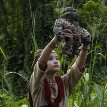 Godzilla Vs Kong: Kaylee Hottle in una scena del film