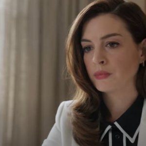 Locked Down: Anne Hathaway in un primo piano