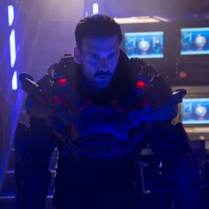 Cosmic Sin: Frank Grillo in una scena