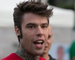 Spider-Man fa 'litigare' Fedez e suo figlio Leone: 'Non riesco a spiegartela questa cosa...'