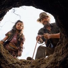 Love and Monsters: Michael Rooker, Ariana Greenblatt in una scena