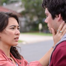 Love and Monsters: Dylan O'Brien e Jessica Henwick in una scena