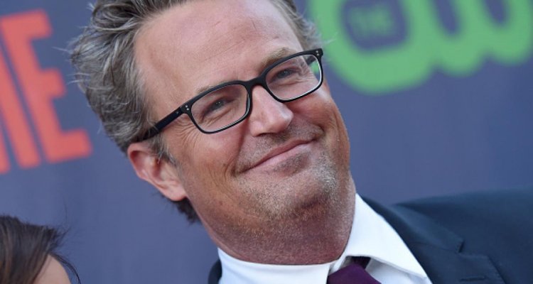 Friends Matthew Perry Pubblica Una Foto Dal Set Dell Episodio Speciale E Poi La Cancella Movieplayer It