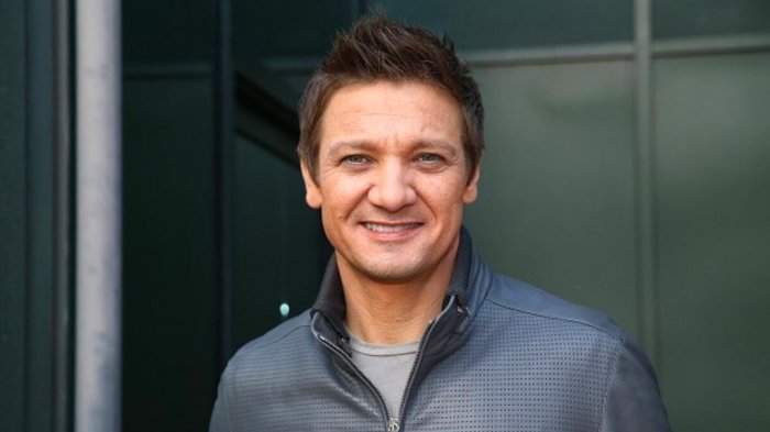 Jeremy Renner quando aveva 20 anni e sembrava il cantante di una boy band (FOTO)